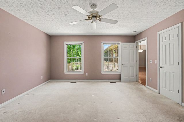 519 Redstone Dr, Gallatin, TN 37066