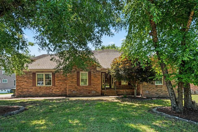 519 Redstone Dr, Gallatin, TN 37066