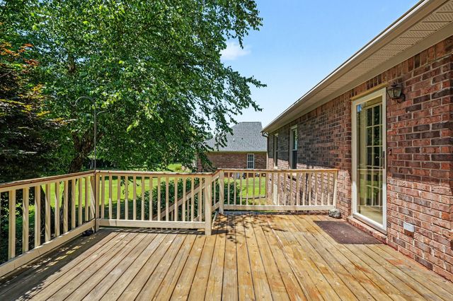 519 Redstone Dr, Gallatin, TN 37066