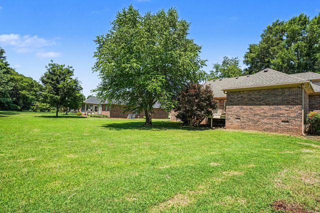 519 Redstone Dr, Gallatin, TN 37066