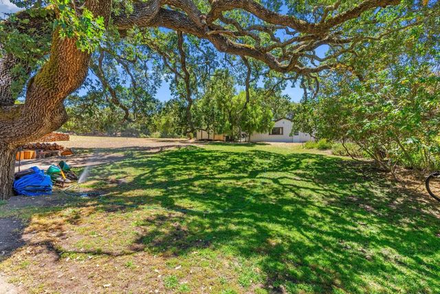 264 W Carmel Valley Road, Carmel Valley, CA 93924
