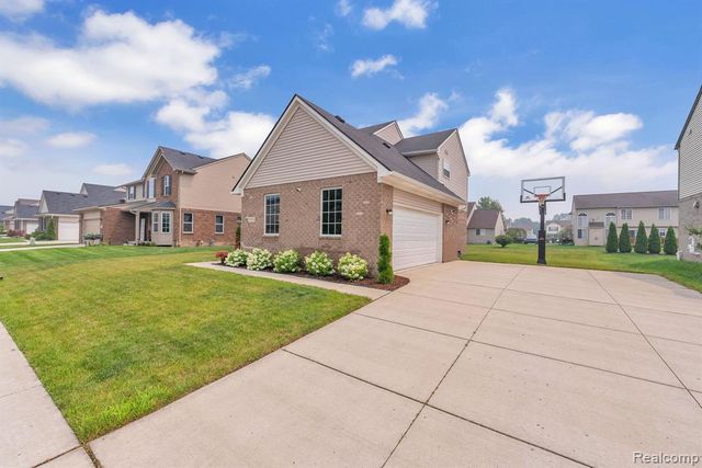 7275 Castell Boulevard, Belleville, MI 48111