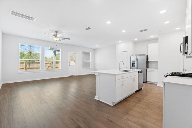 8117 Danson Lane, Pearland, TX 77584