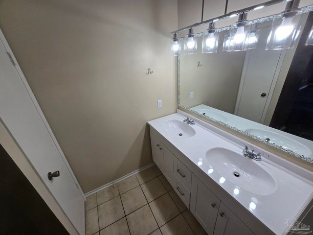 2303 W Michigan Ave B10, Pensacola, FL 32526