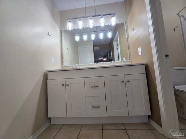 2303 W Michigan Ave B10, Pensacola, FL 32526