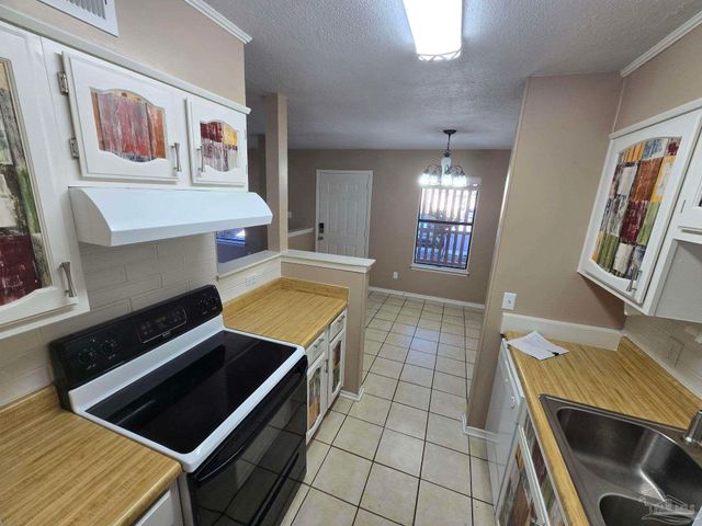 2303 W Michigan Ave B10, Pensacola, FL 32526