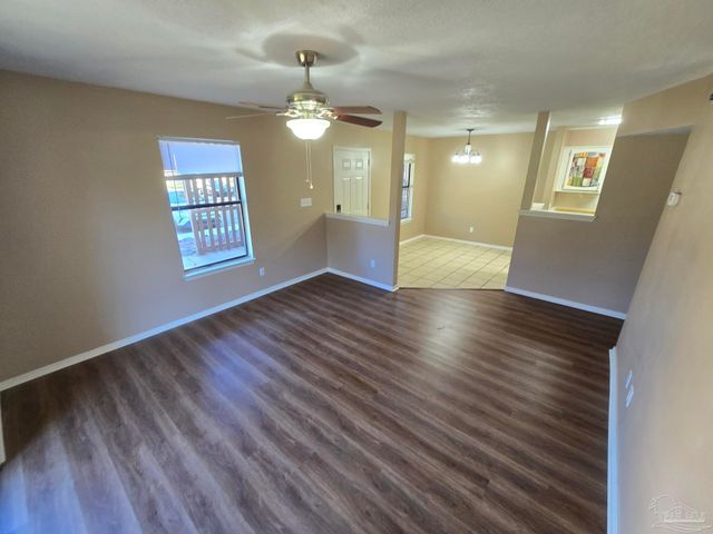 2303 W Michigan Ave B10, Pensacola, FL 32526