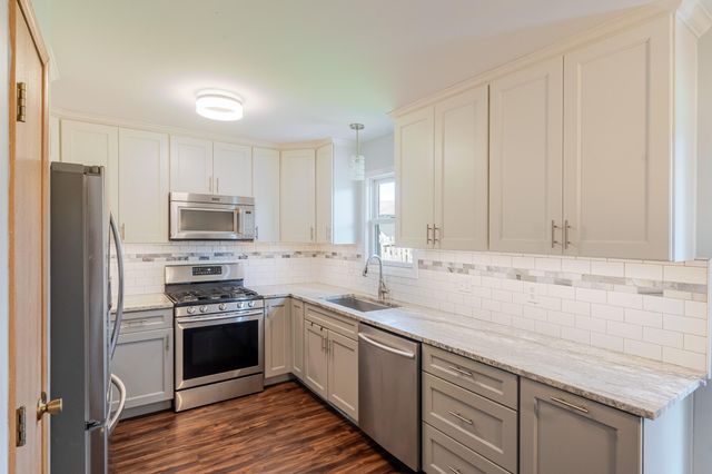 183 W 128th Avenue, Crown Point, IN 46307