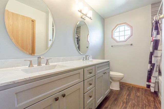 183 W 128th Avenue, Crown Point, IN 46307