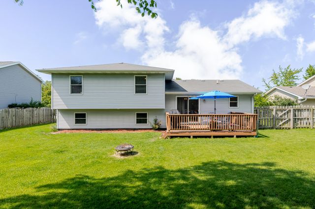 183 W 128th Avenue, Crown Point, IN 46307