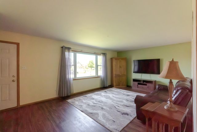 183 W 128th Avenue, Crown Point, IN 46307