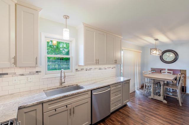 183 W 128th Avenue, Crown Point, IN 46307