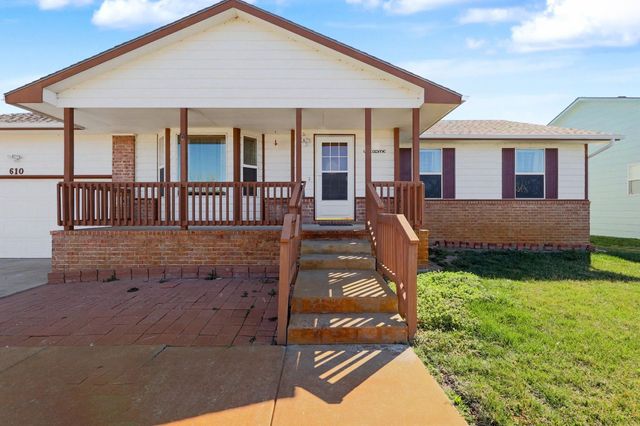 610 S Stoneridge St, Valley Center, KS 67147