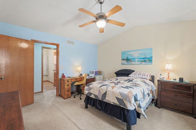 610 S Stoneridge St, Valley Center, KS 67147