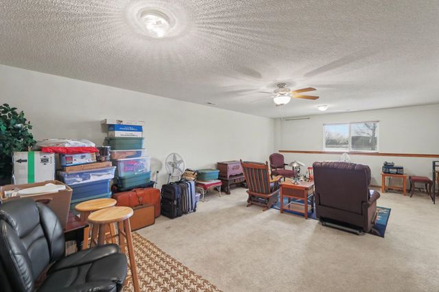 610 S Stoneridge St, Valley Center, KS 67147