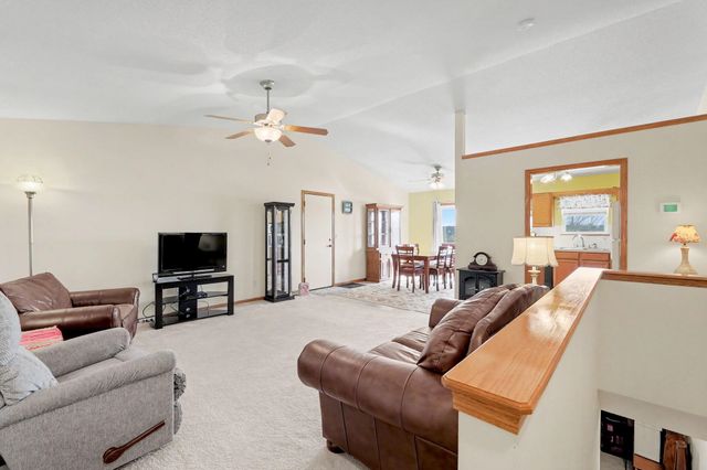 610 S Stoneridge St, Valley Center, KS 67147