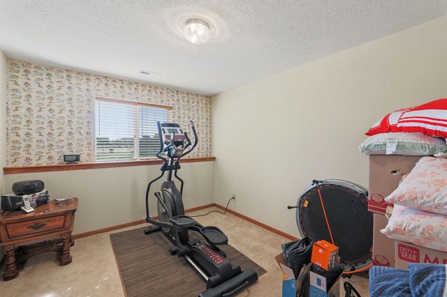 610 S Stoneridge St, Valley Center, KS 67147