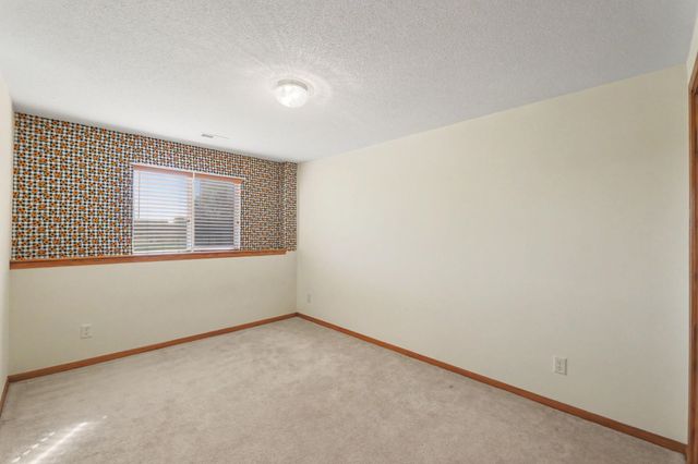 610 S Stoneridge St, Valley Center, KS 67147