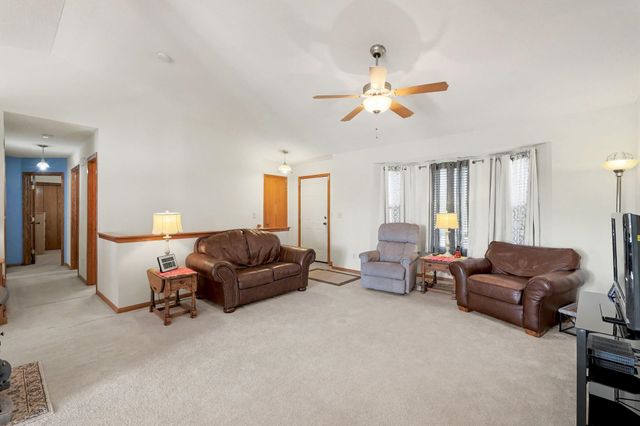 610 S Stoneridge St, Valley Center, KS 67147