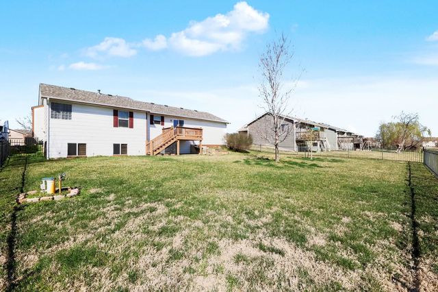 610 S Stoneridge St, Valley Center, KS 67147