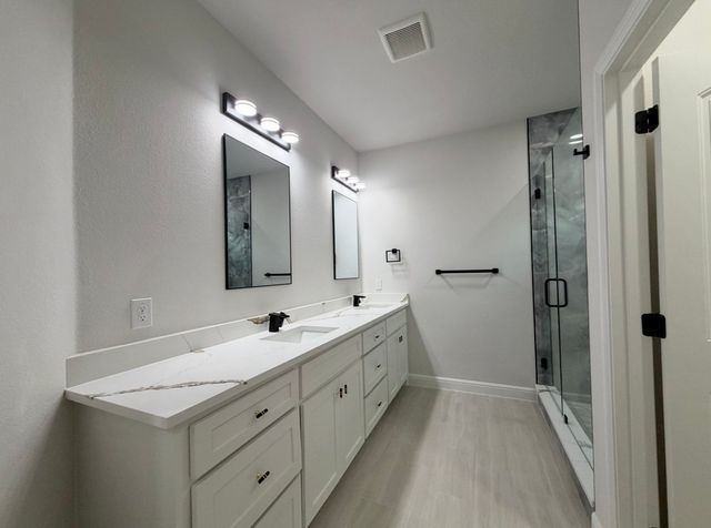 208 Driftwood Drive, Trinidad, TX 75163