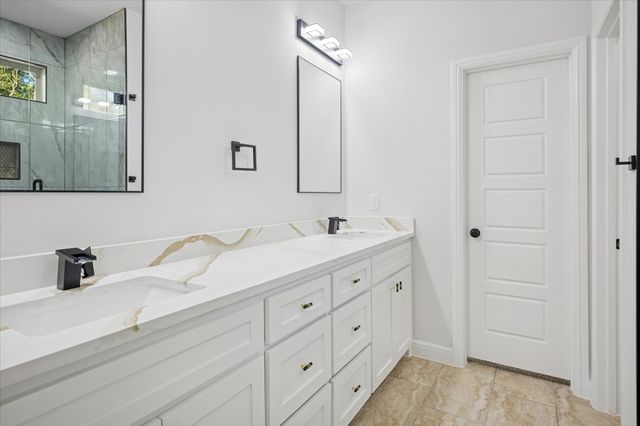 208 Driftwood Drive, Trinidad, TX 75163