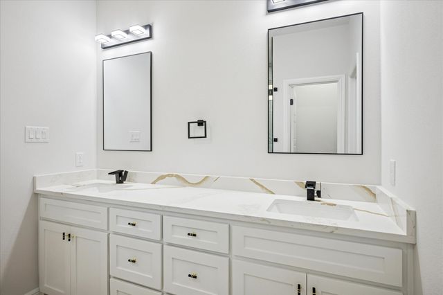 208 Driftwood Drive, Trinidad, TX 75163