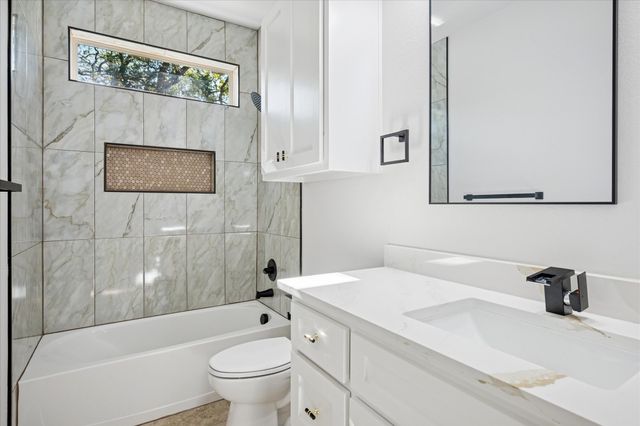 208 Driftwood Drive, Trinidad, TX 75163