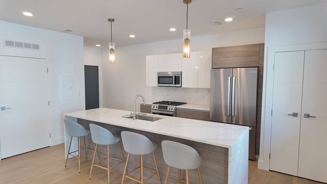 30 Penniman Rd 305, Boston, MA 02134