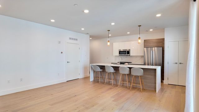 30 Penniman Rd 305, Boston, MA 02134