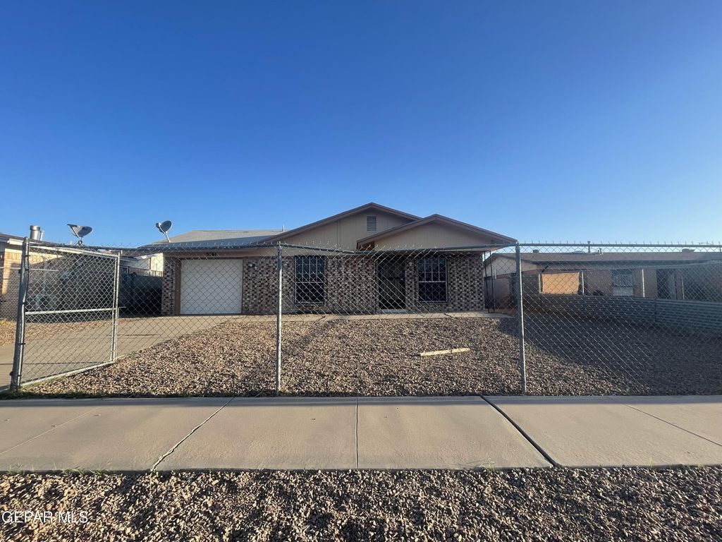5761 LONGVIEW Drive, El Paso, TX 79924