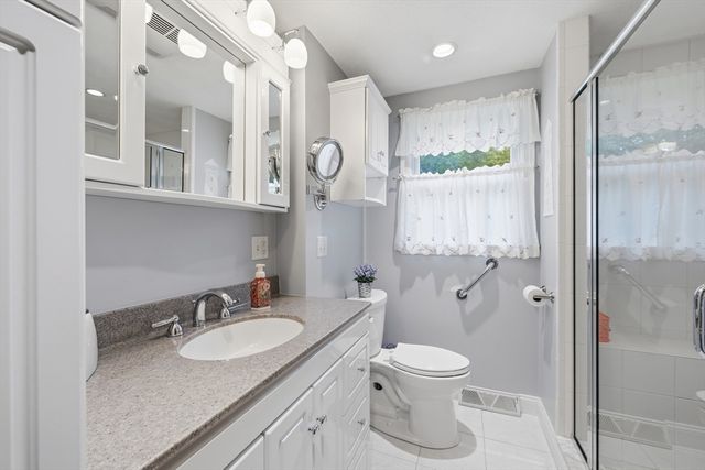 15 Shawsheen St, Tewksbury, MA 01876
