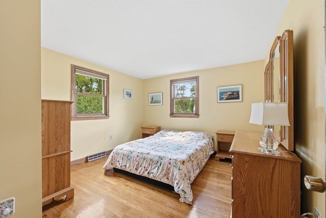 15 Shawsheen St, Tewksbury, MA 01876