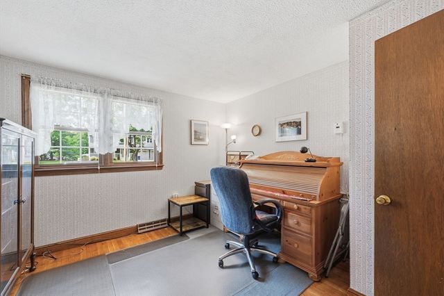 15 Shawsheen St, Tewksbury, MA 01876