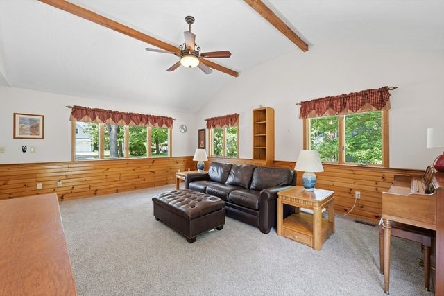 15 Shawsheen St, Tewksbury, MA 01876