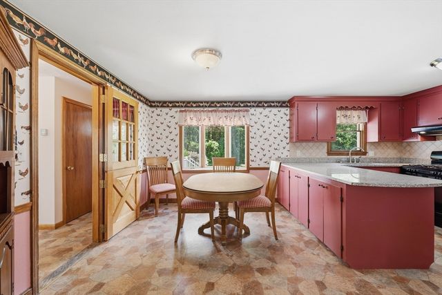 15 Shawsheen St, Tewksbury, MA 01876