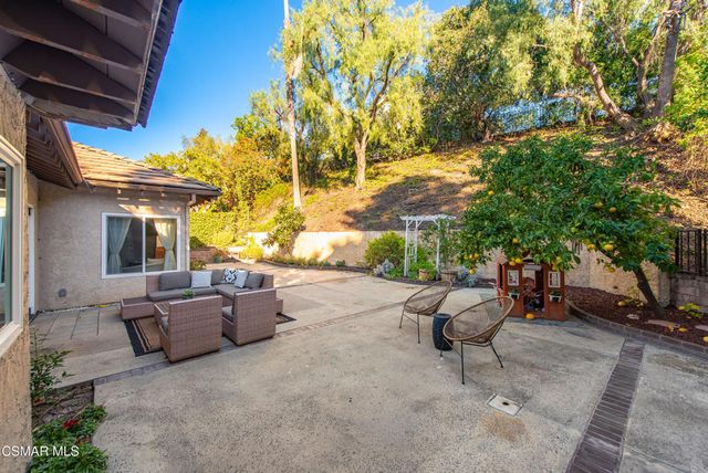 2810 Rikkard Drive, Thousand Oaks, CA 91362