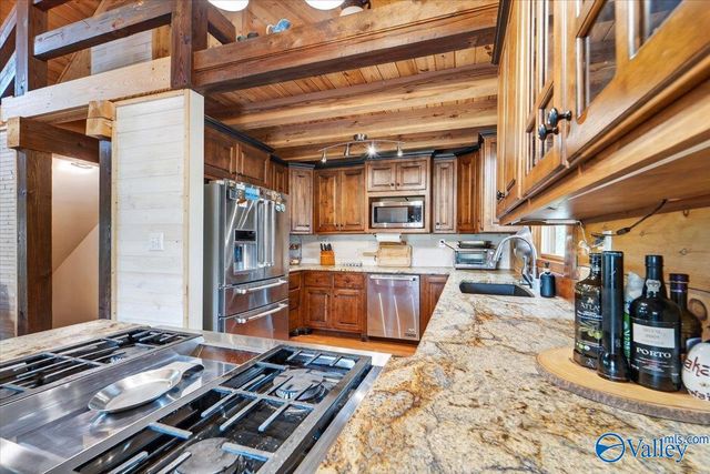 92 Oakmont Trail, Somerville, AL 35670