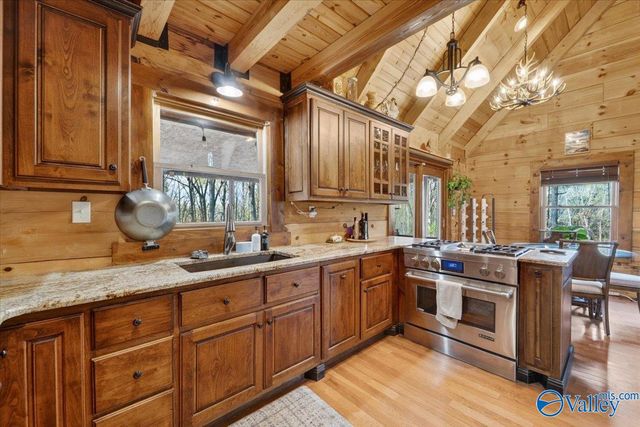 92 Oakmont Trail, Somerville, AL 35670