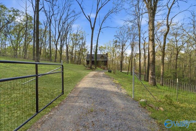 92 Oakmont Trail, Somerville, AL 35670