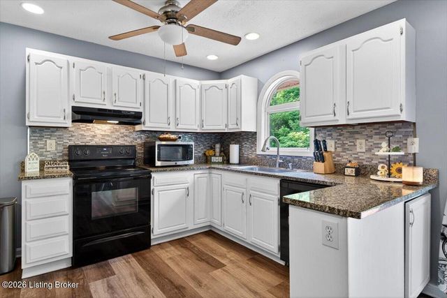 6200 Whispering Hills Blvd, Louisville, KY 40219