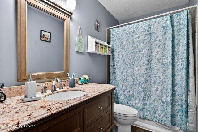 6200 Whispering Hills Blvd, Louisville, KY 40219
