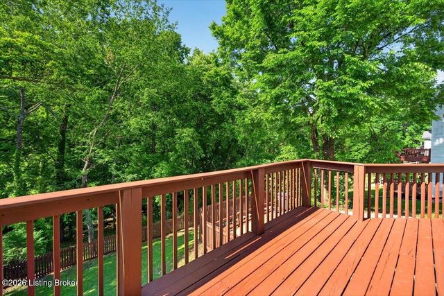 6200 Whispering Hills Blvd, Louisville, KY 40219