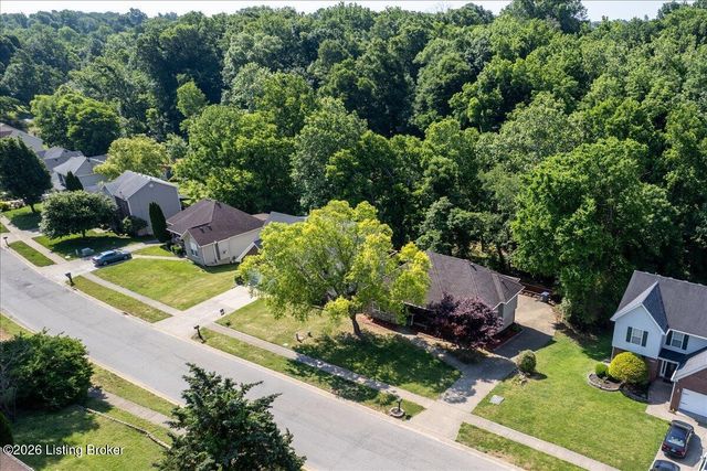 6200 Whispering Hills Blvd, Louisville, KY 40219