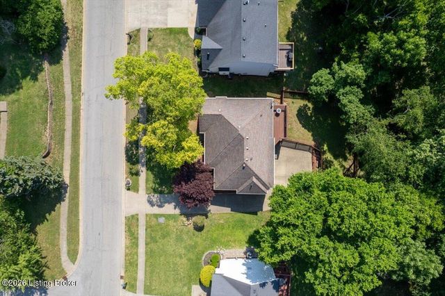 6200 Whispering Hills Blvd, Louisville, KY 40219