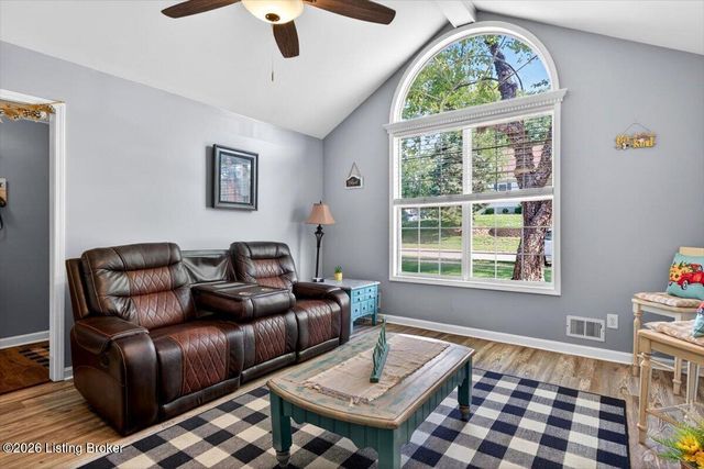 6200 Whispering Hills Blvd, Louisville, KY 40219