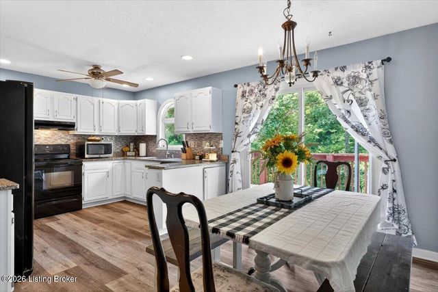 6200 Whispering Hills Blvd, Louisville, KY 40219
