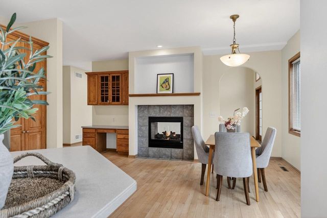 8701 Nelson Crossing, Verona, WI 53593