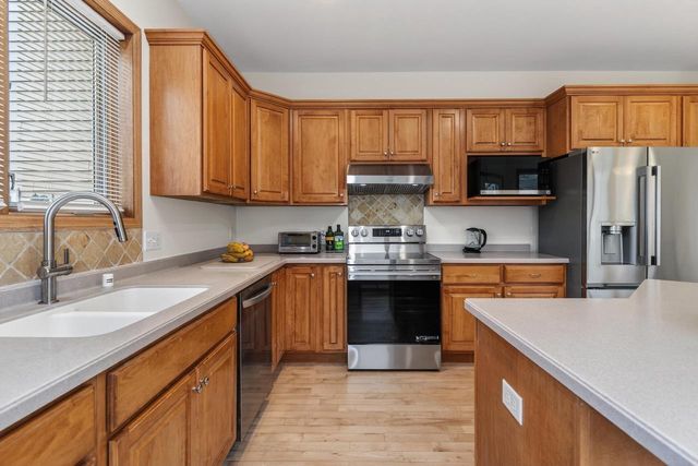 8701 Nelson Crossing, Verona, WI 53593