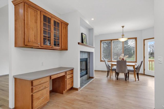 8701 Nelson Crossing, Verona, WI 53593